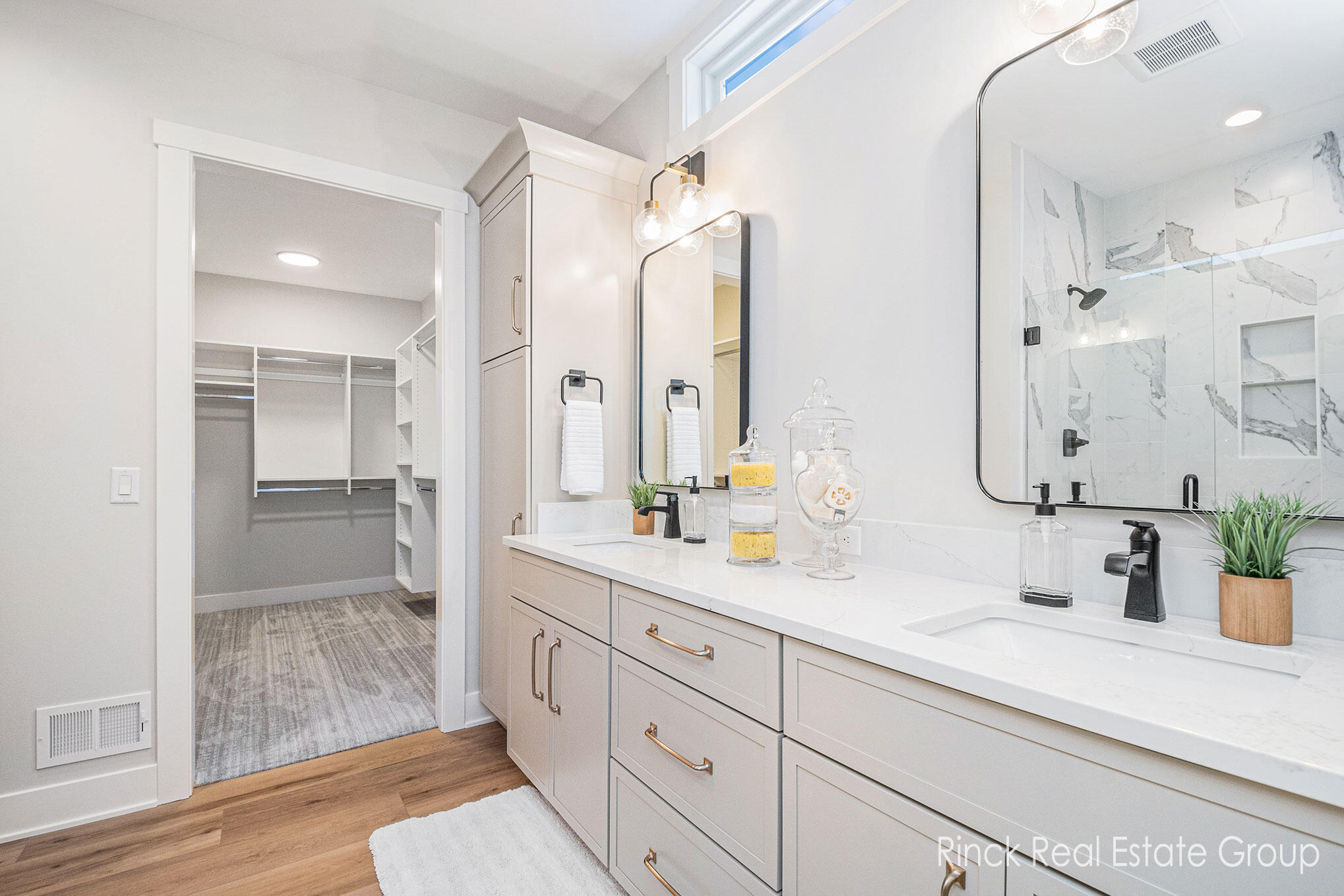 3370 Ravinewood Court, Unit 19 Jenison, MI 49428 - Photo 19 of 37 similar unit