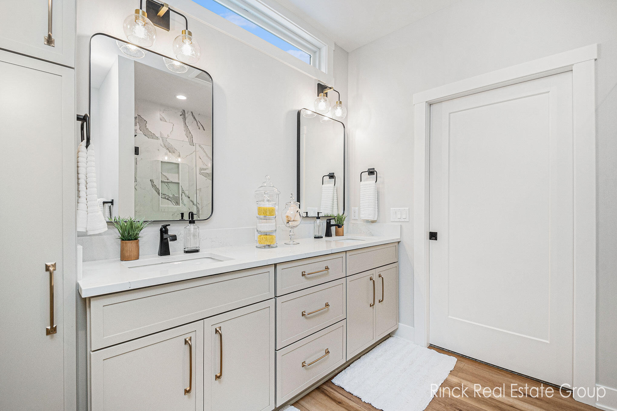 3370 Ravinewood Court, Unit 19 Jenison, MI 49428 - Photo 20 of 37 similar unit