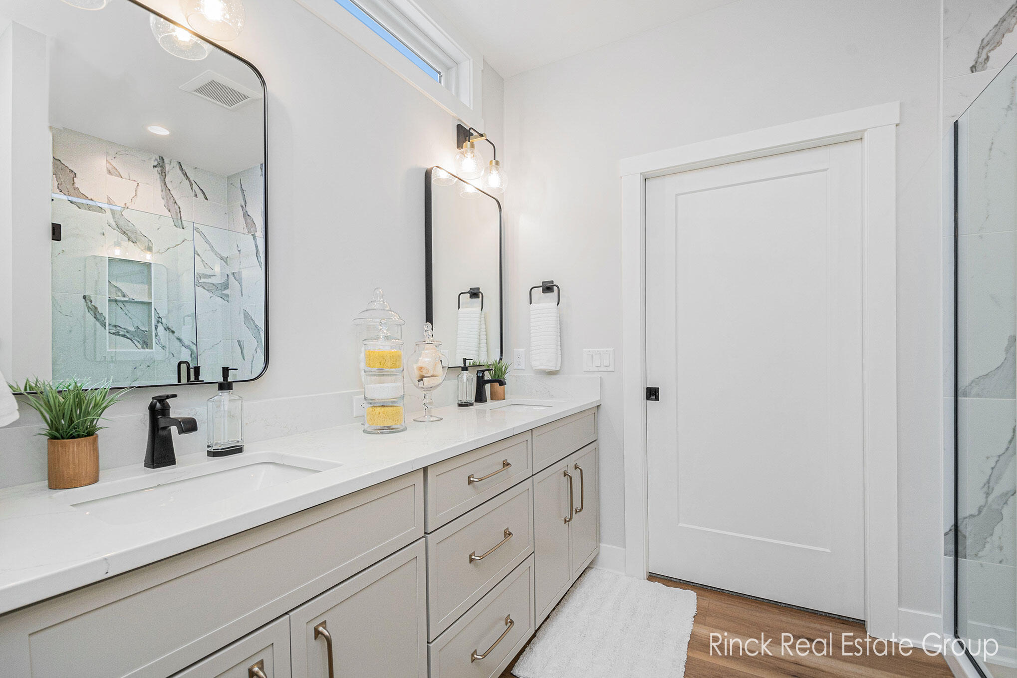 3370 Ravinewood Court, Unit 19 Jenison, MI 49428 - Photo 21 of 37 similar unit