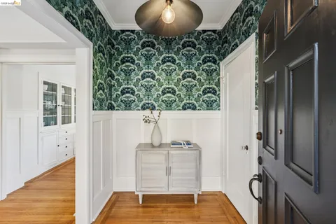 $1,650,000 | 301 El Cerrito Avenue, Piedmont, CA 94611