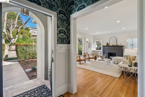 $1,650,000 | 301 El Cerrito Avenue, Piedmont, CA 94611