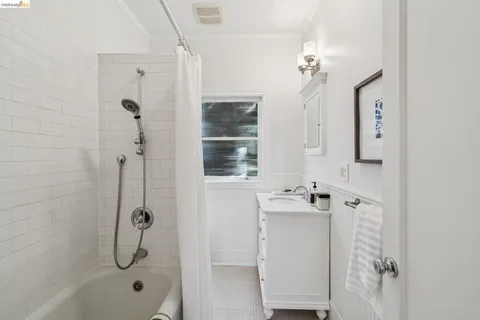 $1,650,000 | 301 El Cerrito Avenue, Piedmont, CA 94611