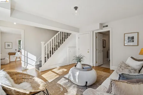 $1,650,000 | 301 El Cerrito Avenue, Piedmont, CA 94611