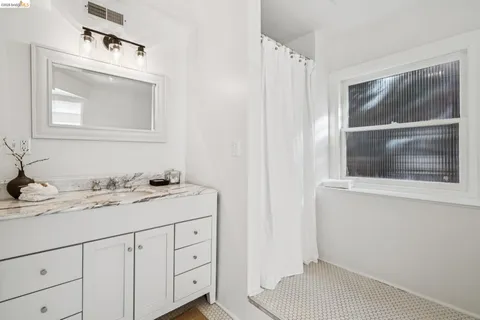 $1,650,000 | 301 El Cerrito Avenue, Piedmont, CA 94611