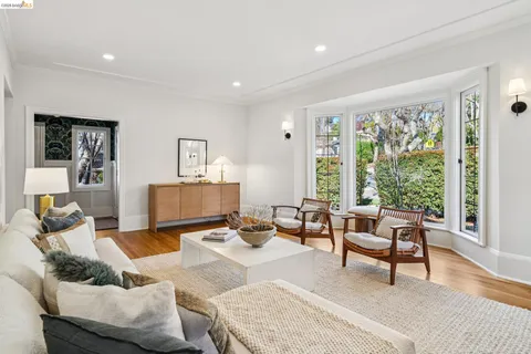 $1,650,000 | 301 El Cerrito Avenue, Piedmont, CA 94611