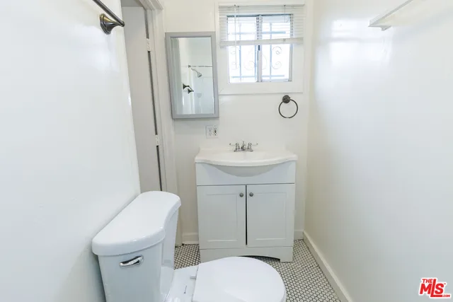 $6,200 | Brooks Avenue, Venice, CA 90291