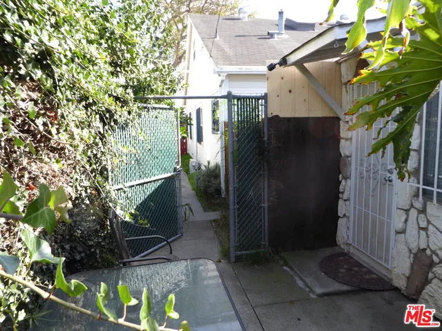 $6,200 | Brooks Avenue, Venice, CA 90291