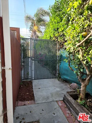 $6,200 | Brooks Avenue, Venice, CA 90291