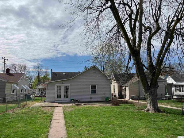 $159,500 | 2611 Chestnut Street, Quincy, IL 62301