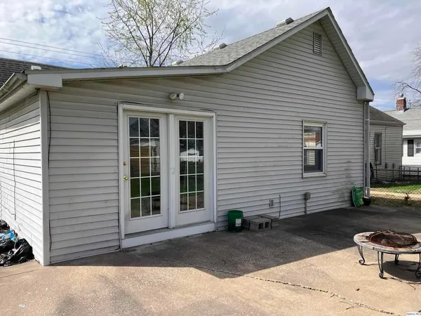 $159,500 | 2611 Chestnut Street, Quincy, IL 62301