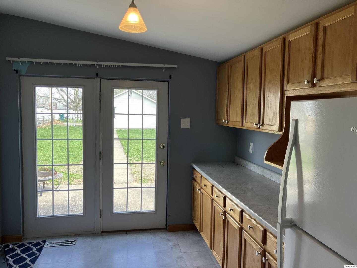 2611 Chestnut Street Quincy, IL 62301 - Photo 6 of 22