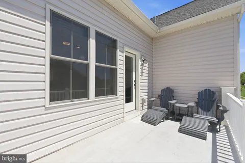 a view of a storage & utility room with washer and dryer