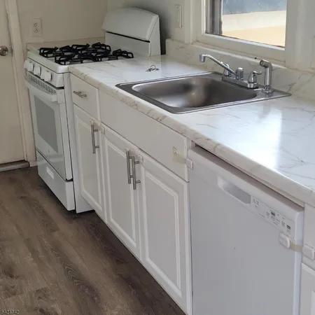 $2,350 | 23 Elizabeth Road, West Milford, NJ 07421
