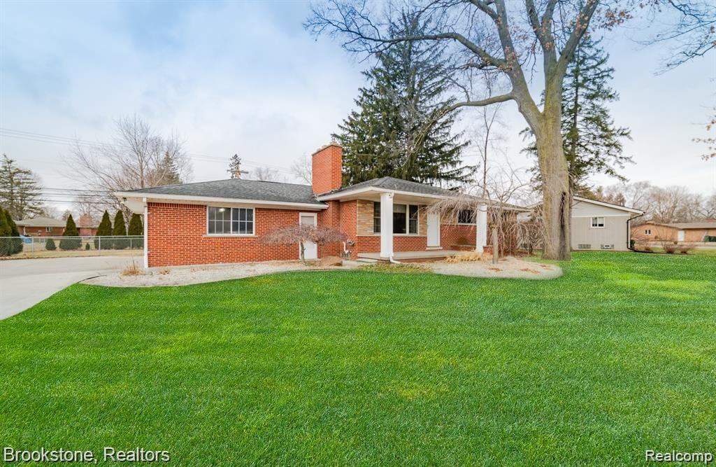 52001 Shelby Road Utica, MI 48316 - Photo 2 of 37