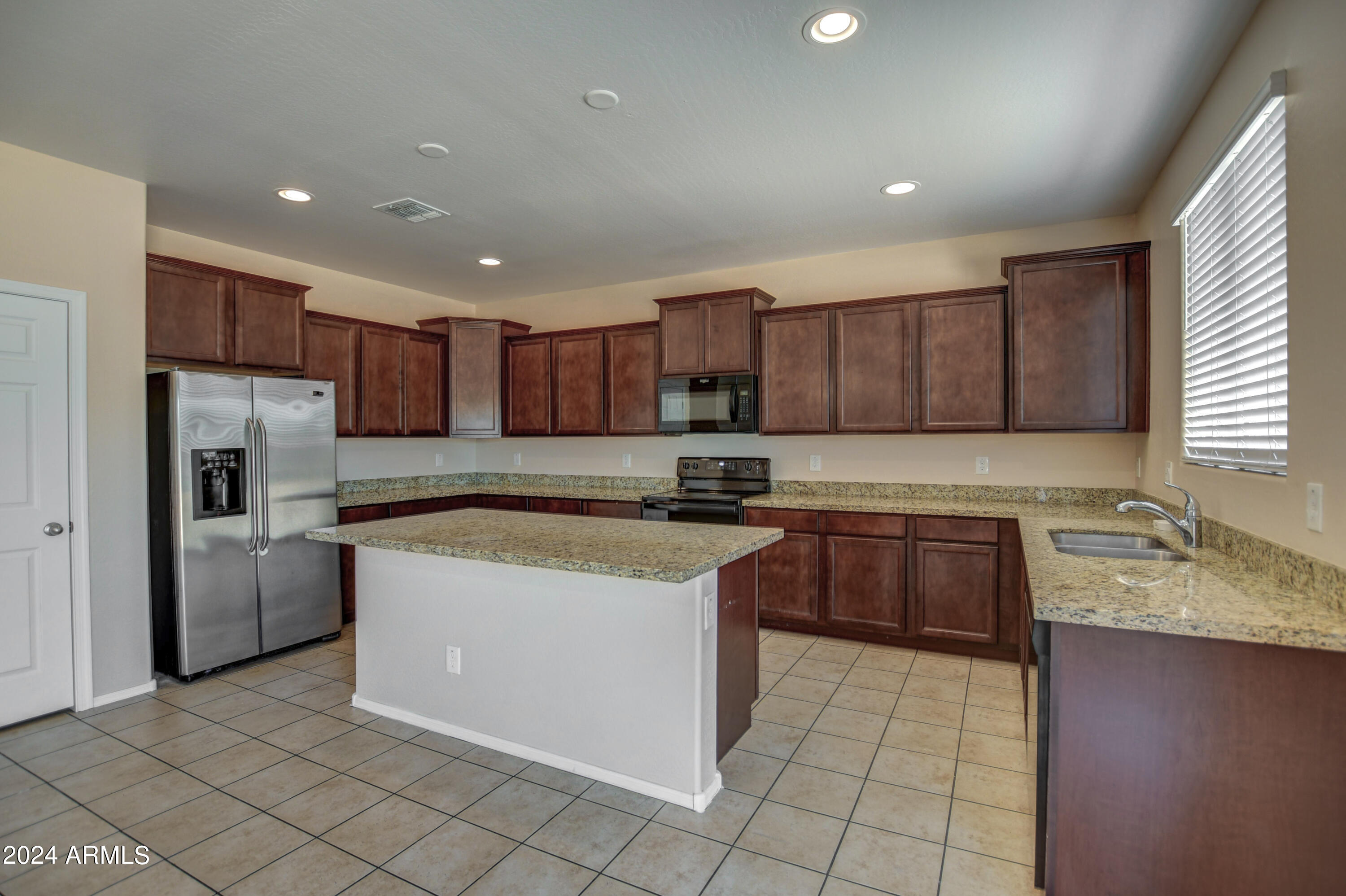 10432 West Payson Road Tolleson, AZ 85353 - Photo 22 of 53 Kitchen 3