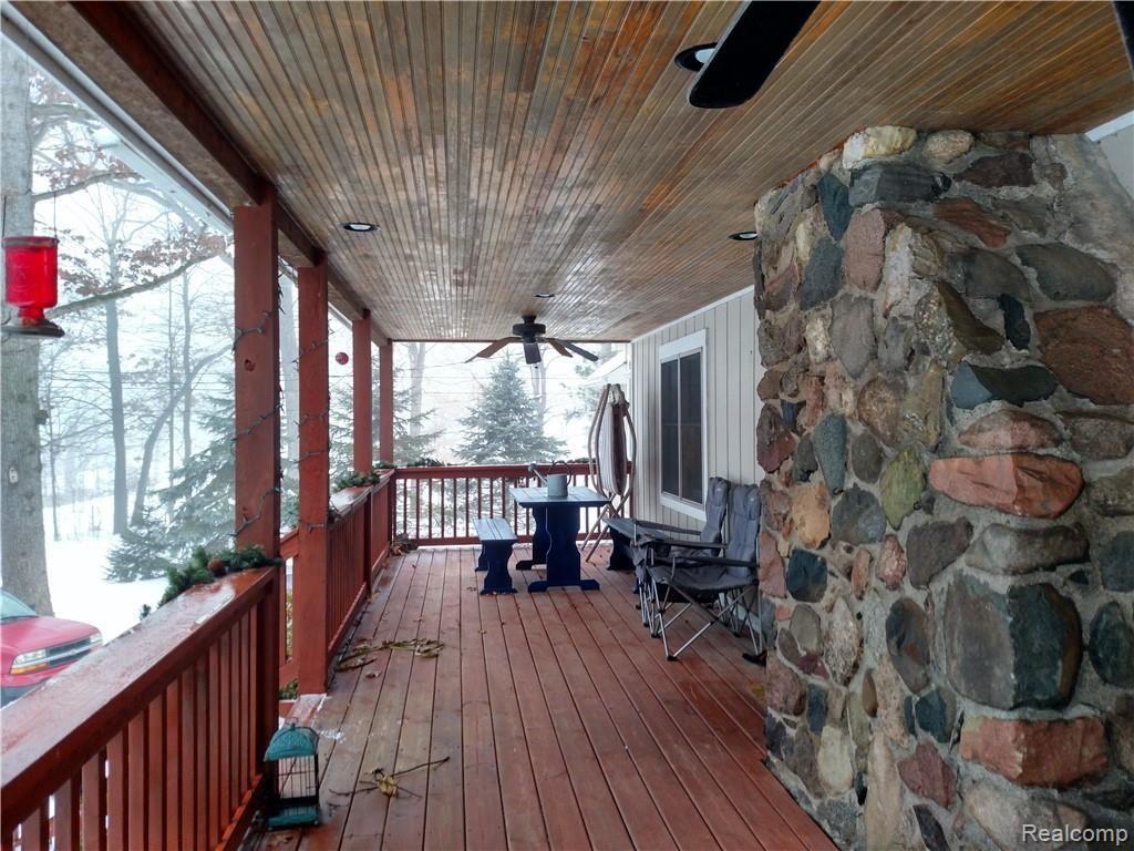 2214 Lone Tree Road Highland, MI 48357 - Photo 4 of 30 IMG_20190212_161956534_HDR.jpg