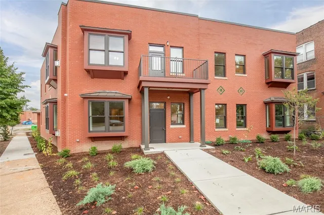 $430,000 | 6000 Washington Avenue, Unit 101, St. Louis, MO 63108