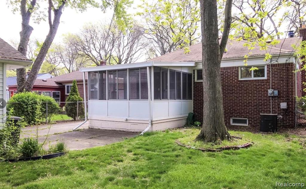 2261 Dunstable Road Birmingham, MI 48009 - Photo 37 of 39