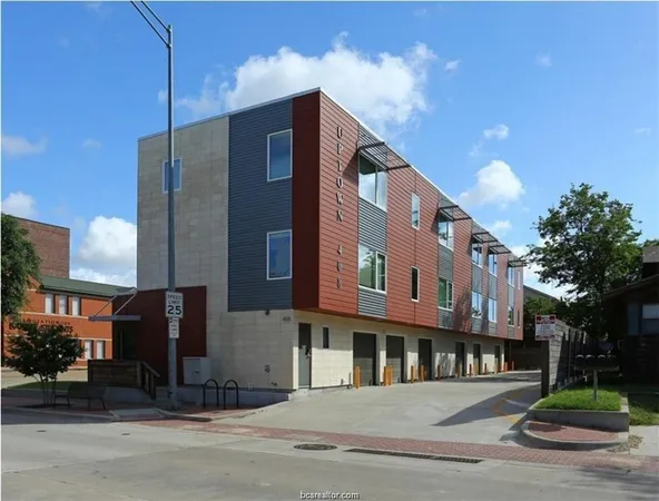 $2,200 | 408 College Main, Unit 100, College Station, TX 77840