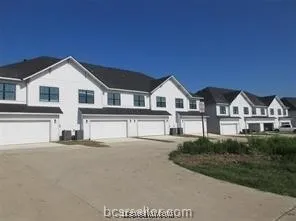 $600 | 2116 Crescent Pointe Parkway, College Station, TX 77845