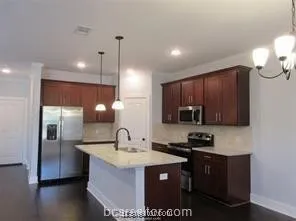 $600 | 2116 Crescent Pointe Parkway, College Station, TX 77845