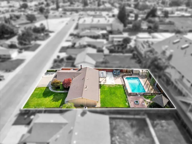 a view of outdoor space with garden view