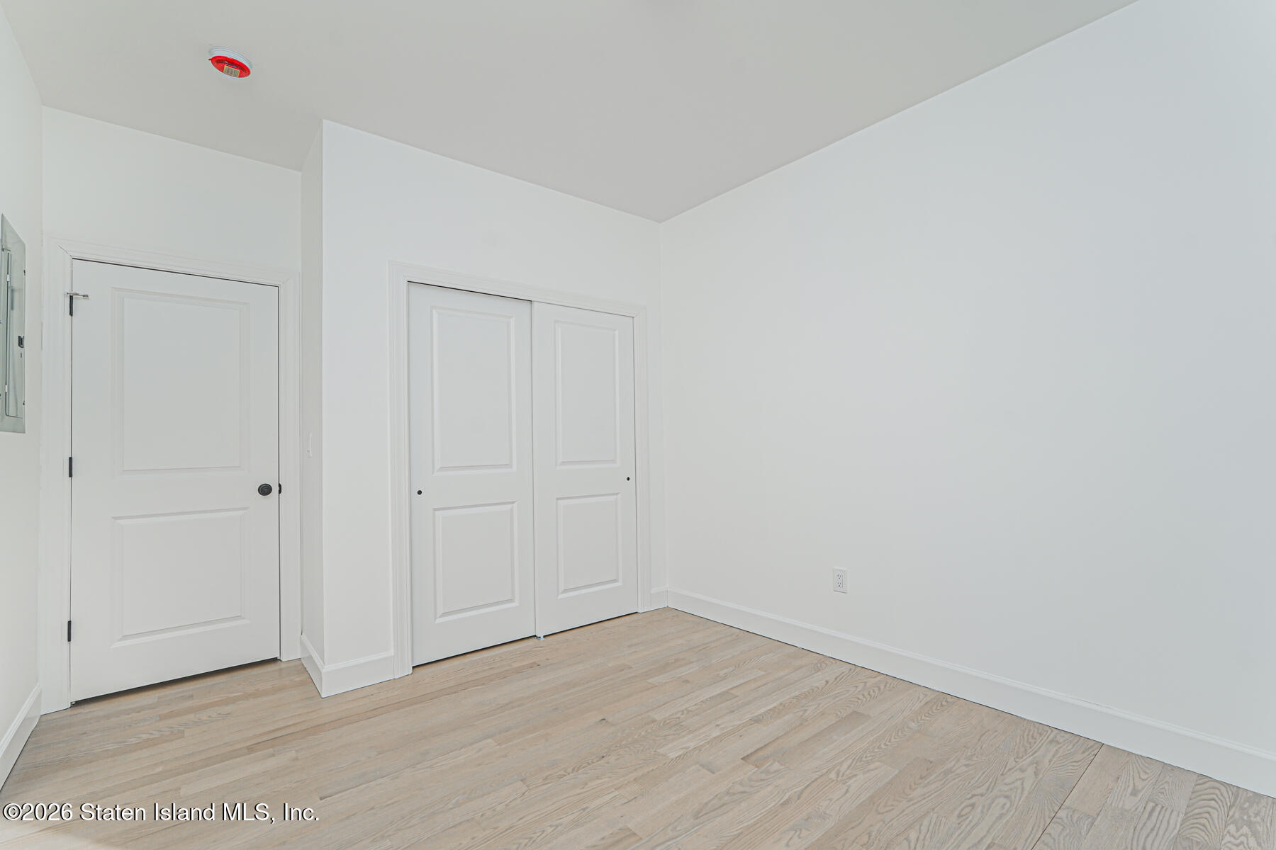 909 Rathbun Avenue Staten Island, NY 10309 - Photo 28 of 35 a view of an empty room