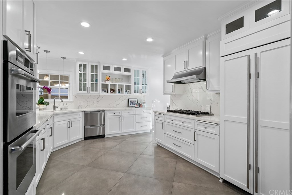 518 Amherst Drive Burbank, CA 91504 - Photo 15 of 52