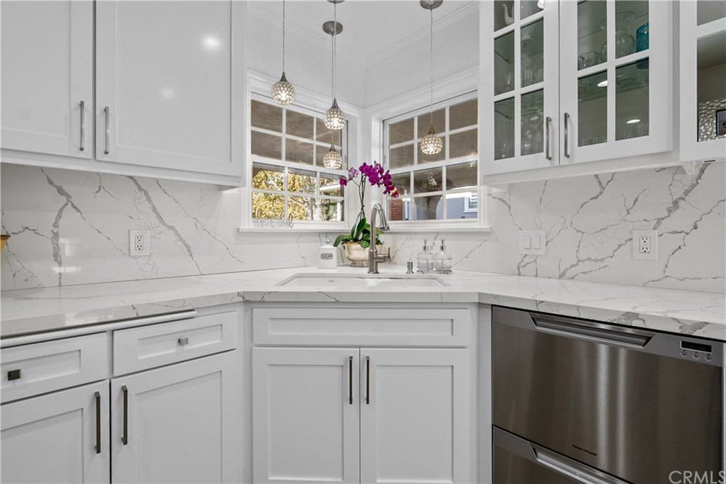 518 Amherst Drive Burbank, CA 91504 - Photo 17 of 52