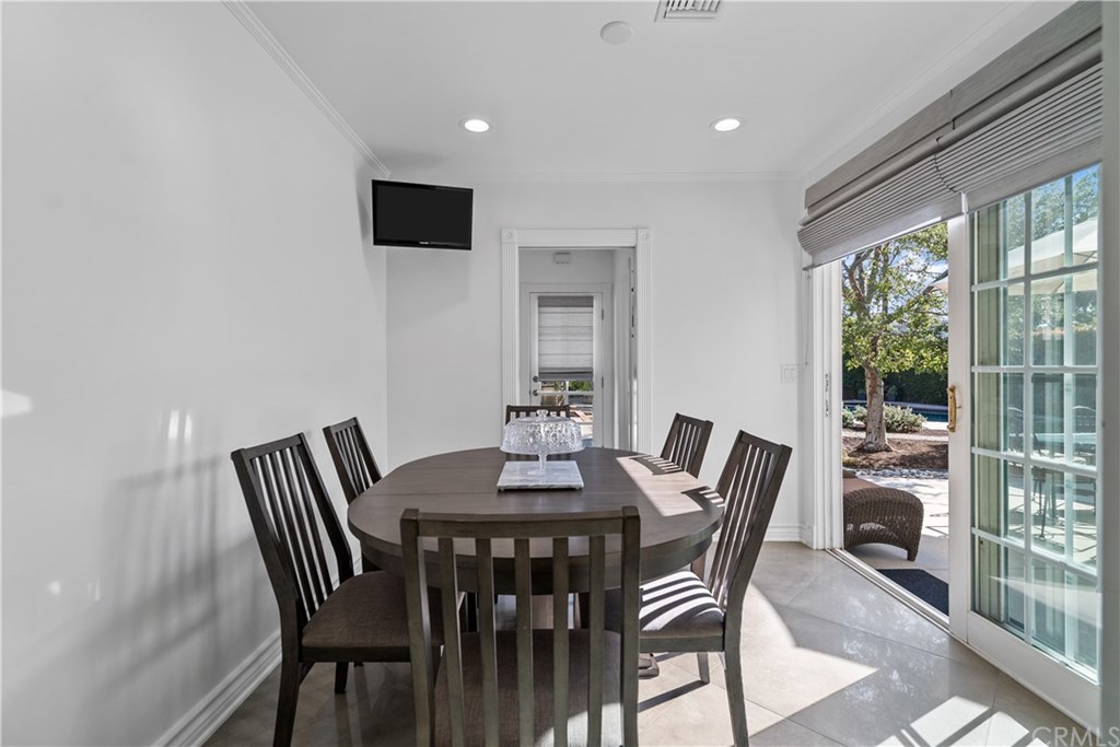 518 Amherst Drive Burbank, CA 91504 - Photo 19 of 52