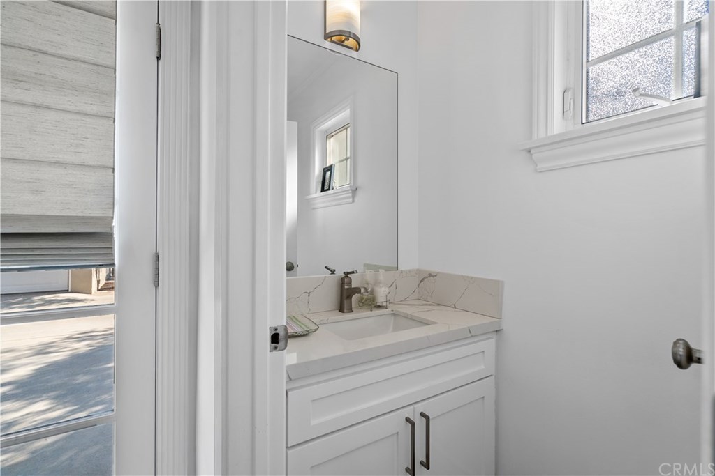 518 Amherst Drive Burbank, CA 91504 - Photo 21 of 52