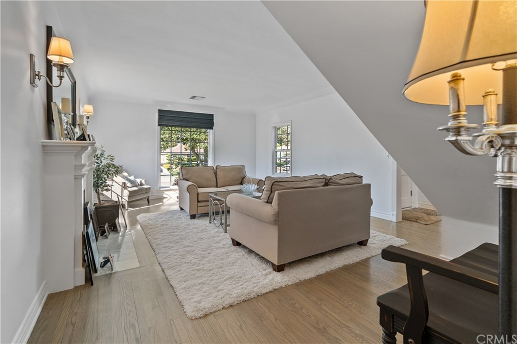 518 Amherst Drive Burbank, CA 91504 - Photo 22 of 52