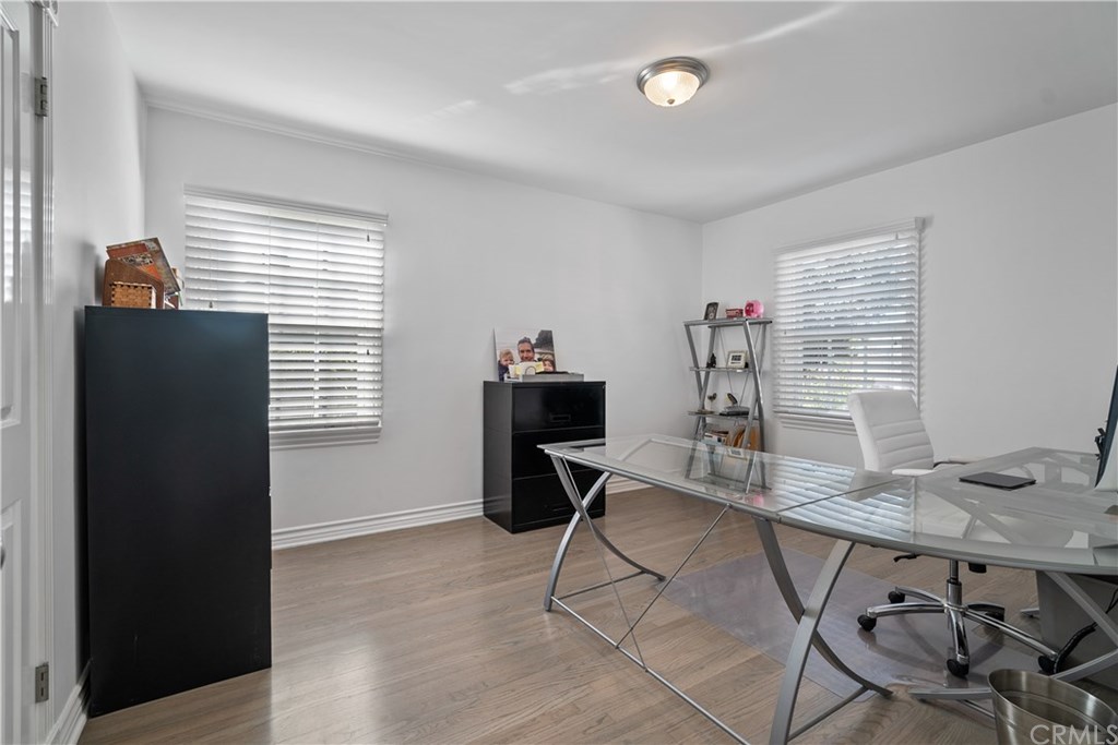 518 Amherst Drive Burbank, CA 91504 - Photo 23 of 52