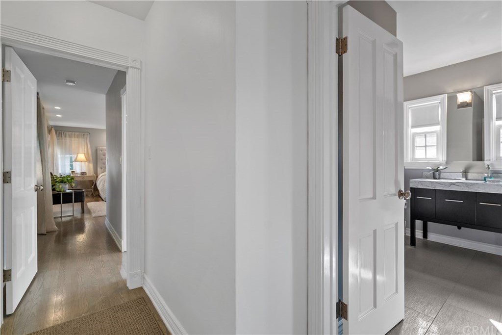 518 Amherst Drive Burbank, CA 91504 - Photo 25 of 52