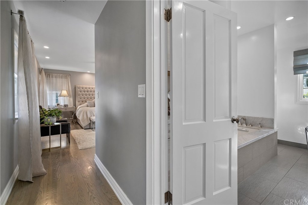 518 Amherst Drive Burbank, CA 91504 - Photo 26 of 52