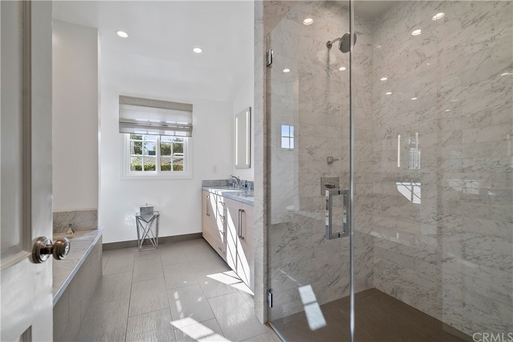 518 Amherst Drive Burbank, CA 91504 - Photo 27 of 52