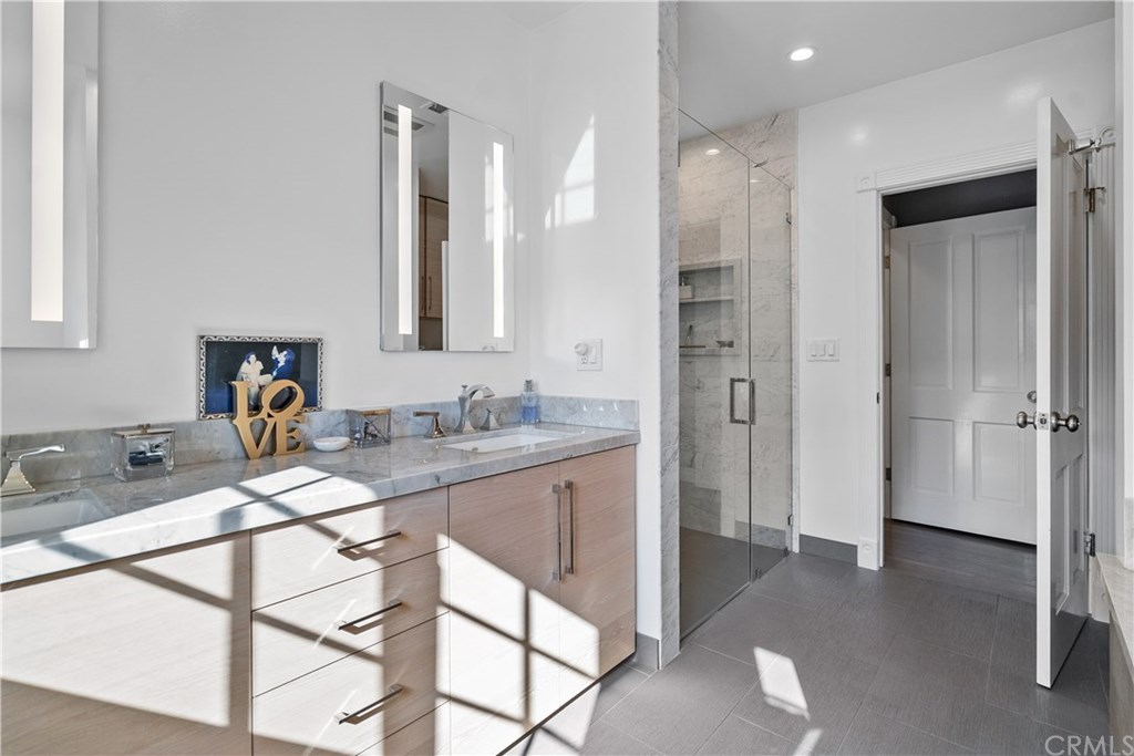 518 Amherst Drive Burbank, CA 91504 - Photo 29 of 52