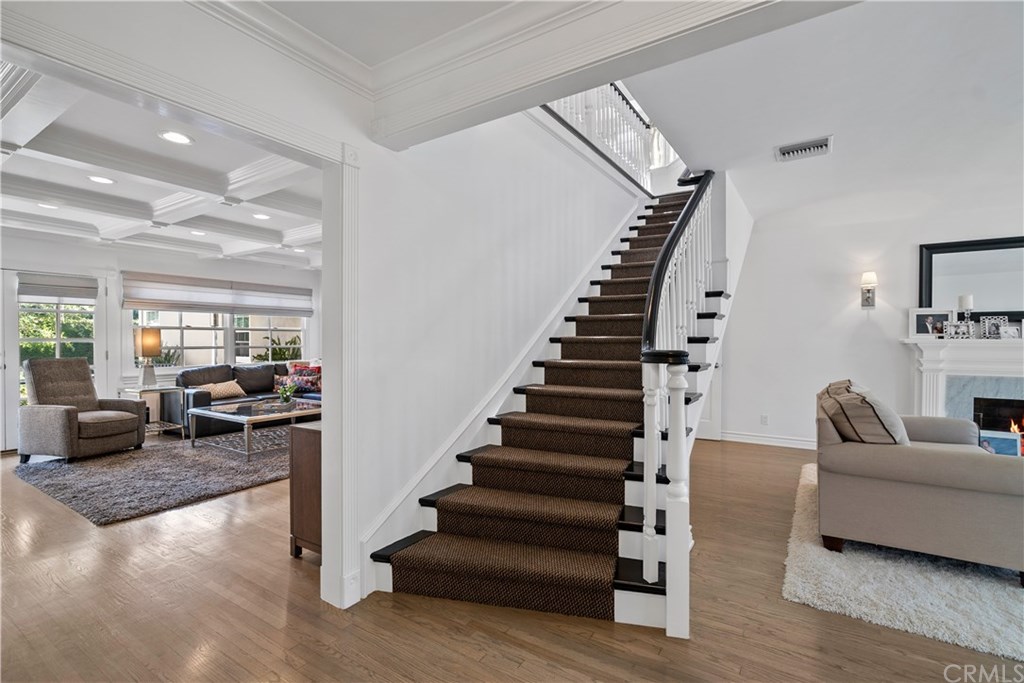 518 Amherst Drive Burbank, CA 91504 - Photo 34 of 52