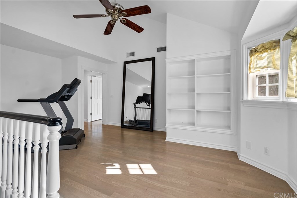 518 Amherst Drive Burbank, CA 91504 - Photo 35 of 52