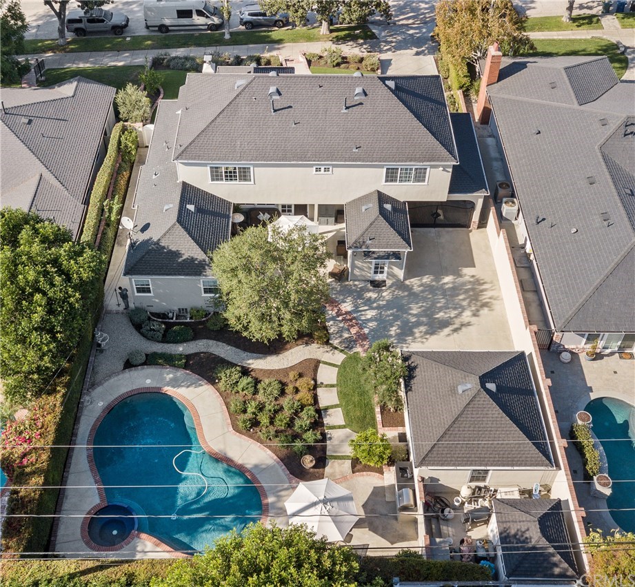 518 Amherst Drive Burbank, CA 91504 - Photo 5 of 52