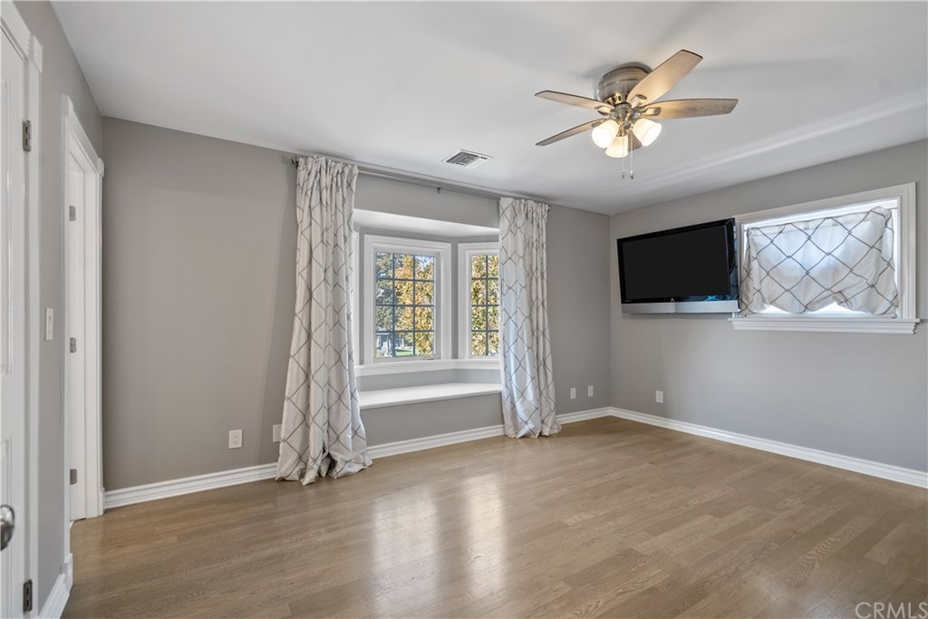 518 Amherst Drive Burbank, CA 91504 - Photo 41 of 52