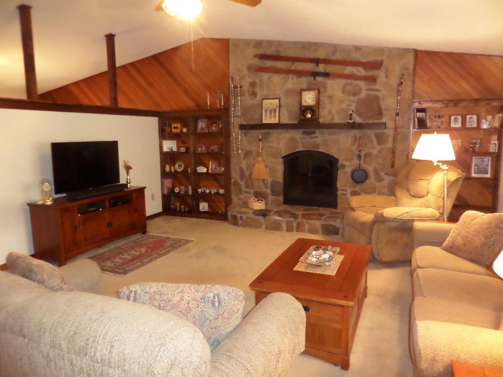 99 Chestnut Hill Road Oak Ridge, TN 37830 - Photo 2 of 27 Living Room