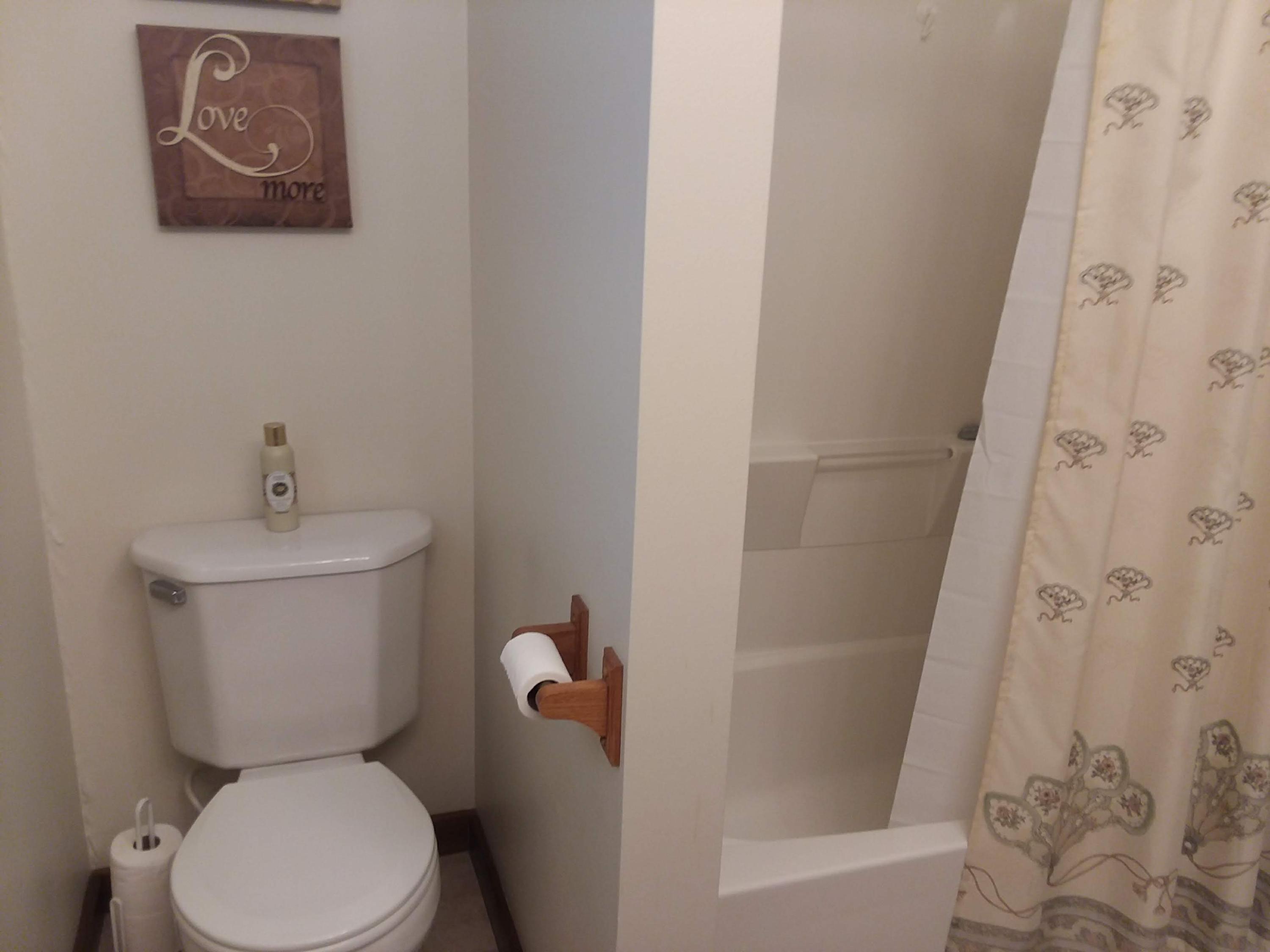 99 Chestnut Hill Road Oak Ridge, TN 37830 - Photo 15 of 27 Full Bathroom