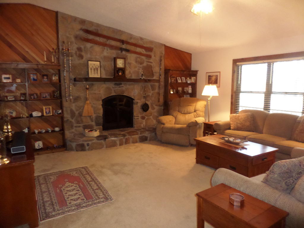 99 Chestnut Hill Road Oak Ridge, TN 37830 - Photo 3 of 27 Living Room