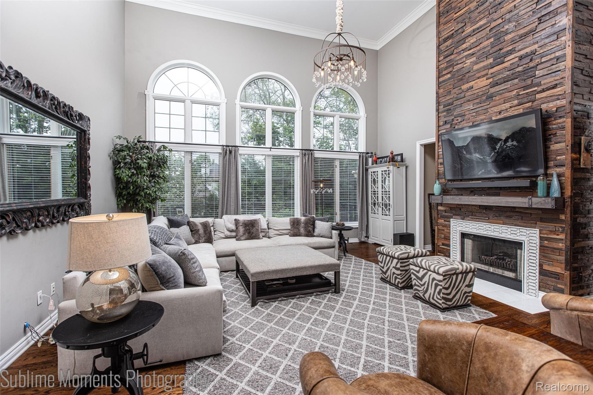 520 Springview Drive Rochester, MI 48307 - Photo 10 of 58 10 - Great Room.jpg