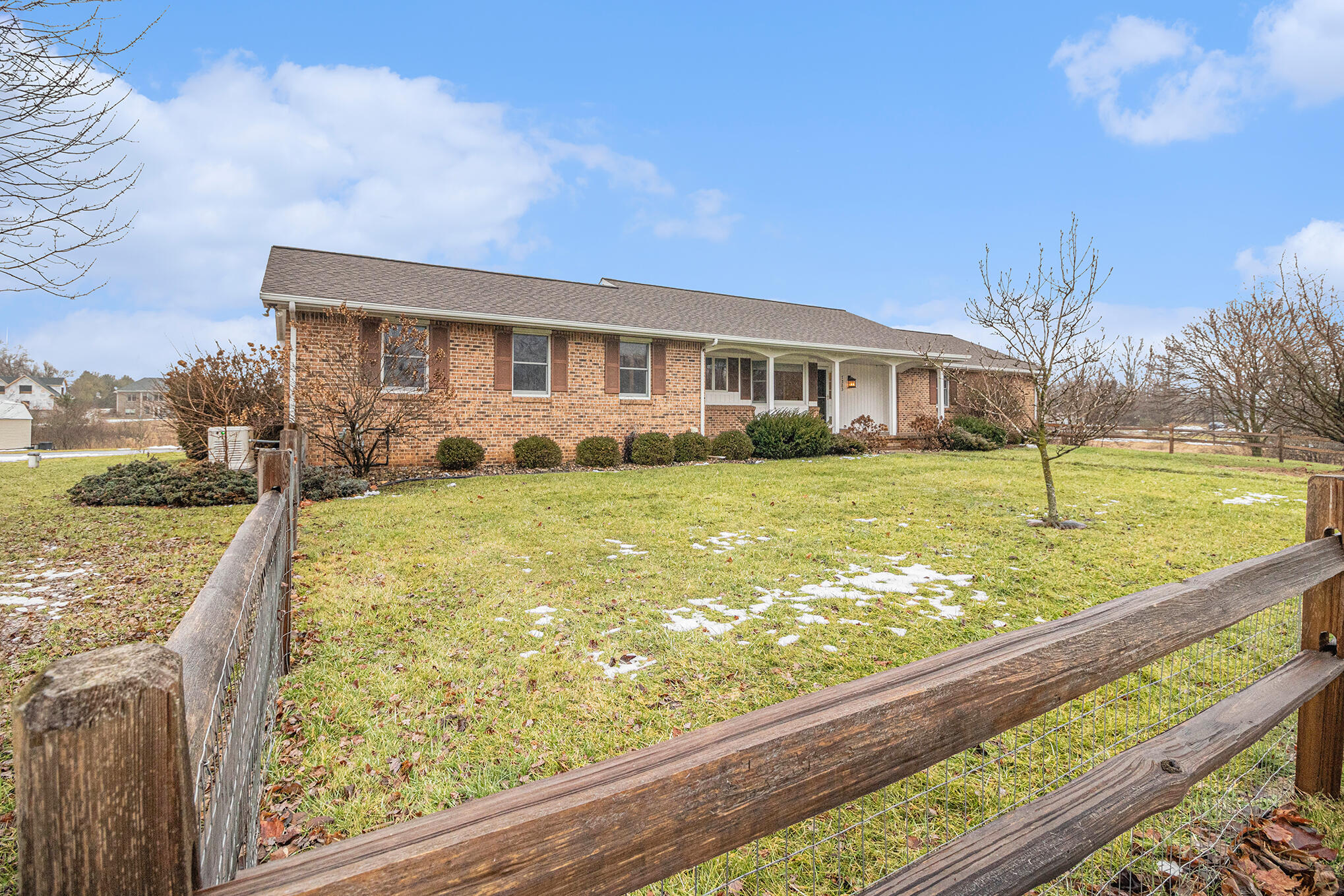 7383 Fosdick Road Saline, MI 48176 - Photo 4 of 59 002_img_9075