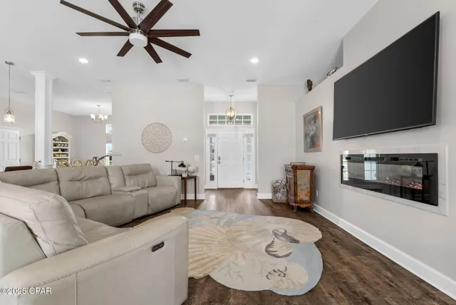 $598,000 | 1107 College Boulevard North, Lynn Haven, FL 32444