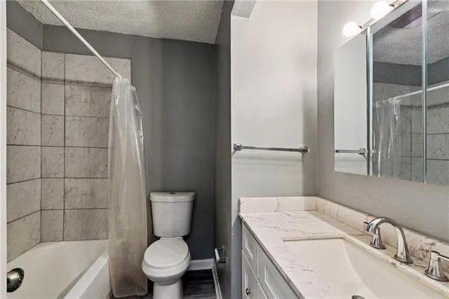 $1,400 | 241 Helen Street, Unit 2B, Terrytown, LA 70056