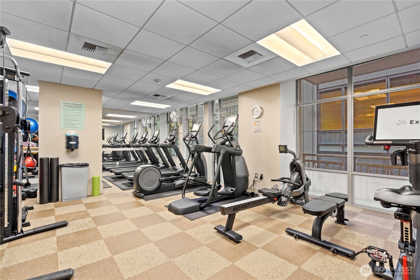 819 Virginia Street, Unit 1408 Seattle, WA 98101 - Photo 26 of 39 a view of a room with gym equipment