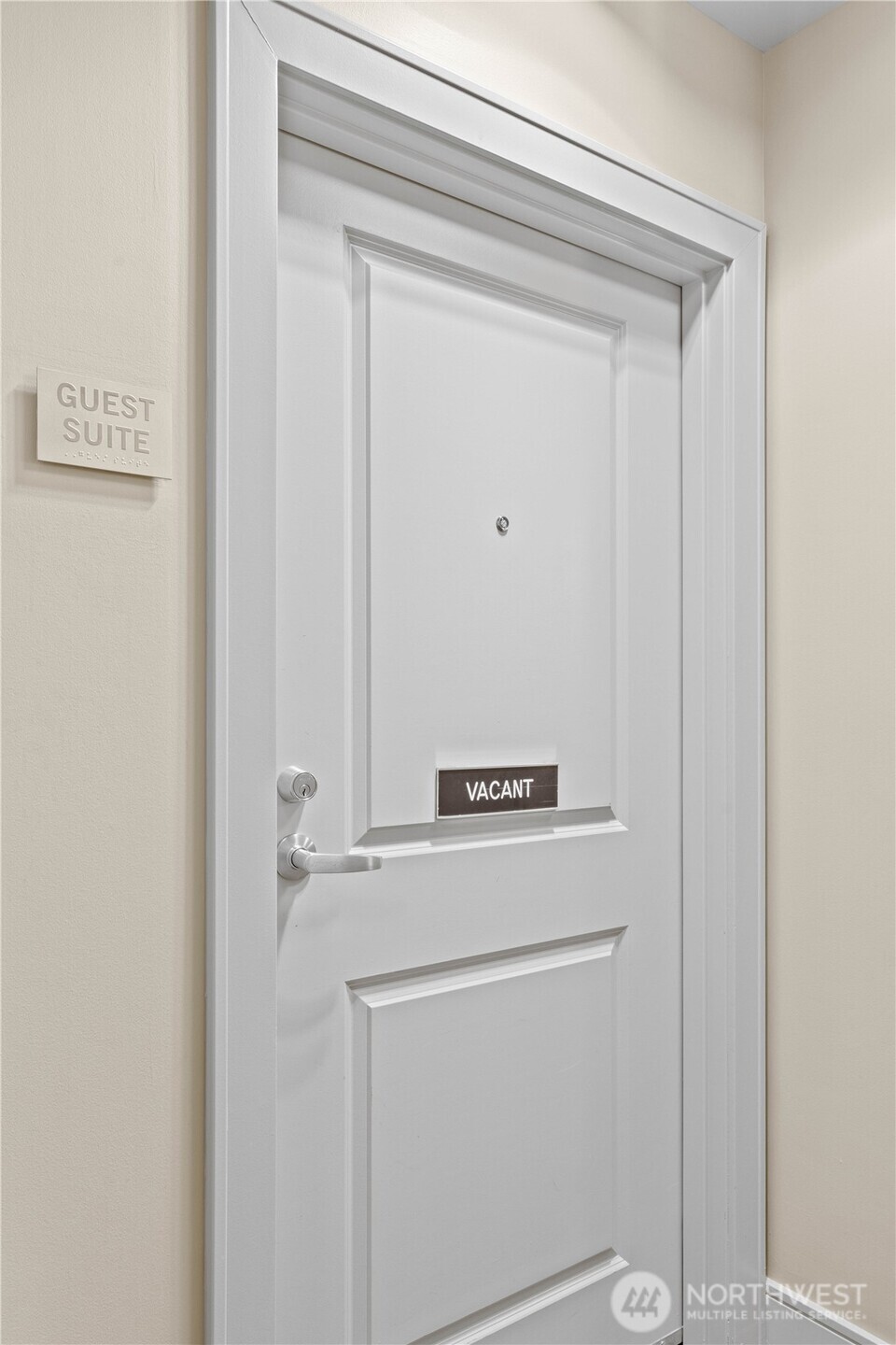 819 Virginia Street, Unit 1408 Seattle, WA 98101 - Photo 29 of 39 a close view of stove top oven